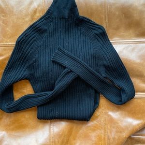 Free with purchase! Uniqlo 3D knit extra fine merino wool sweater black.